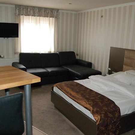Control Motel Jászberény Zewnętrze zdjęcie